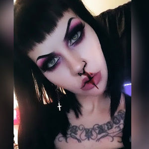 Meet your Posher, Desiree